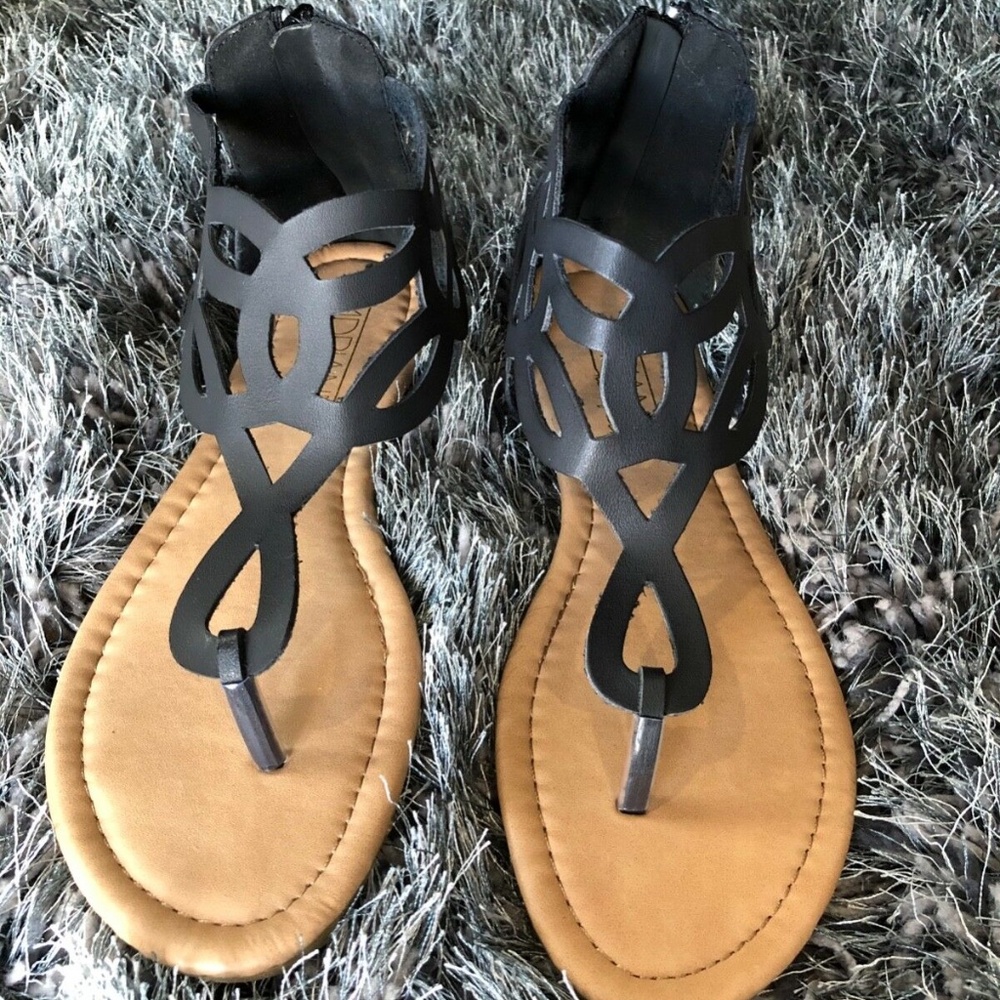 Adriana New York Women’s Sandal size 6